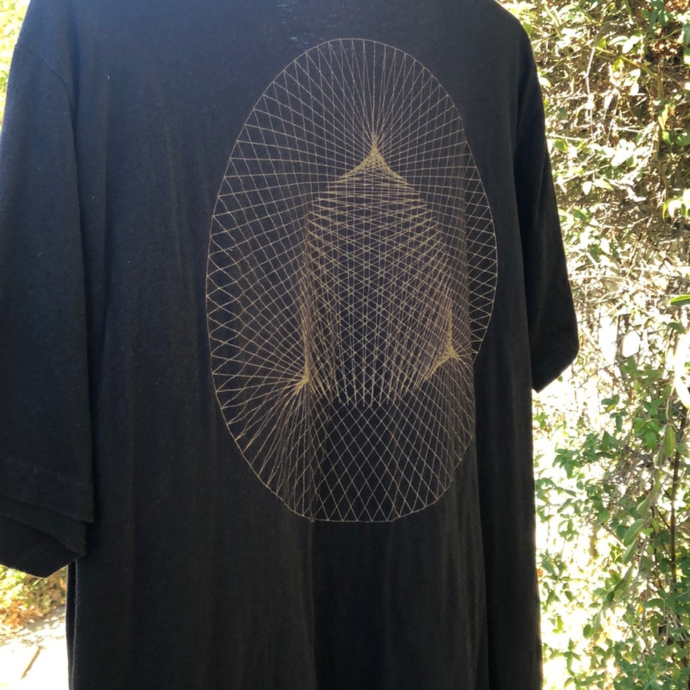 Geometric tee - Picture 4 of 5